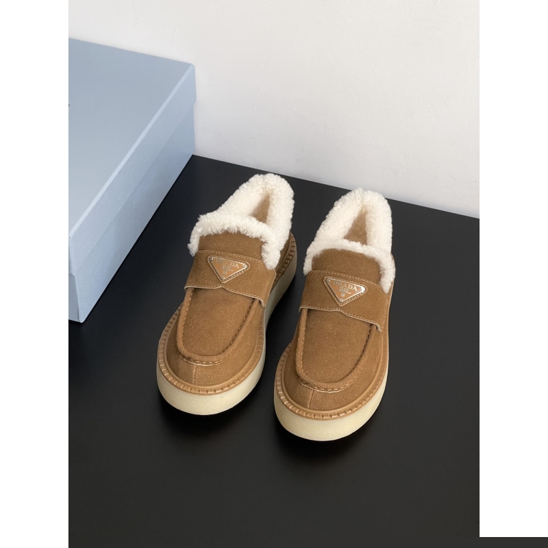Pra*a casual shoes